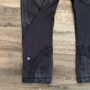 Nice, Lulu cropped leggings.